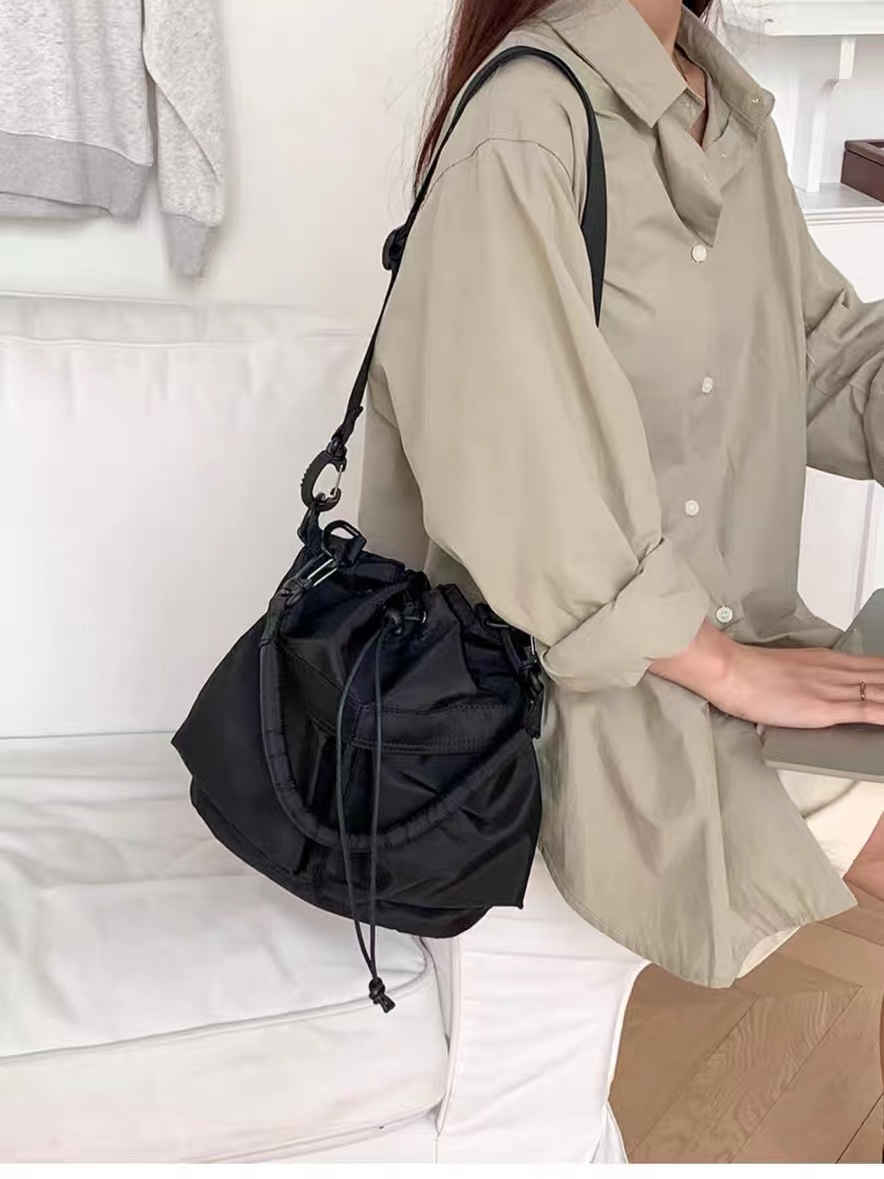 https://fulmo-img-server.com/tsutsumin-bag/33fc13cd-eb03-4d93-bcba-b6acc06e481b.jpg