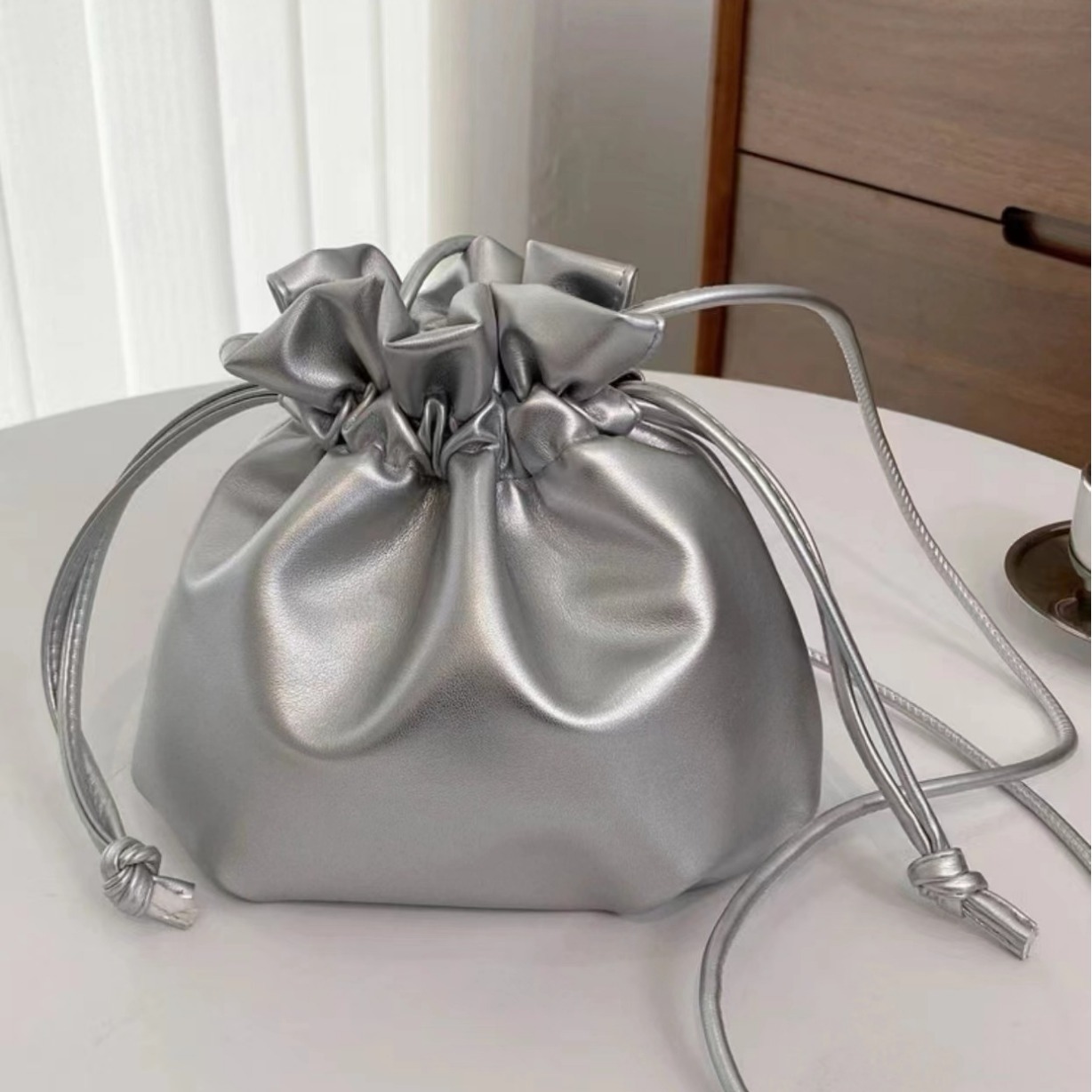 https://fulmo-img-server.com/tsutsumin-bag/383355f4-8260-4448-9e36-df24261f9398.jpg