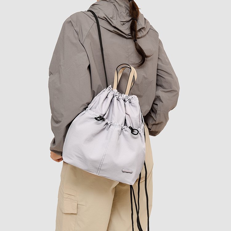 巾着 軽量ナイロン巾着リュック二way仕様