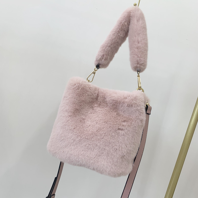 巾着 毛足の長いふわふわ巾着トートバッグ