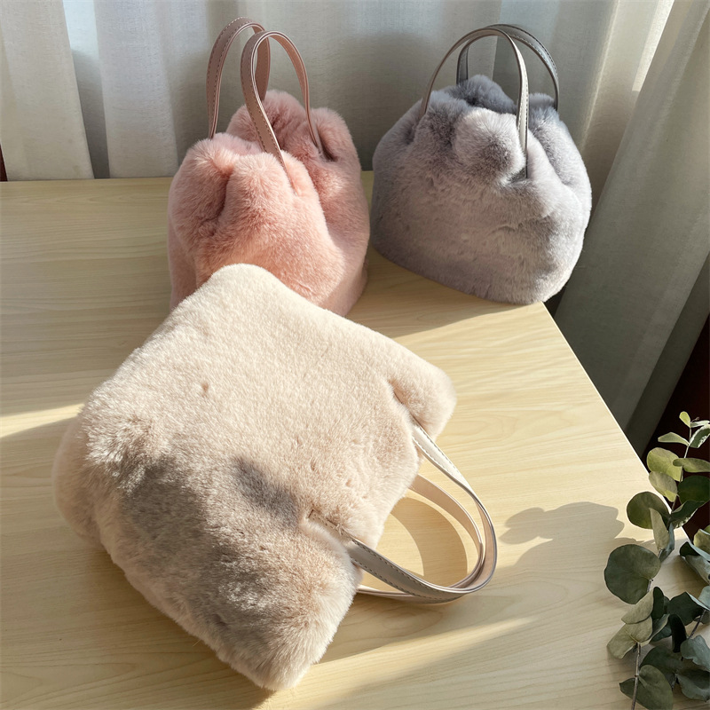 巾着 ふわふわファー巾着トートかばん