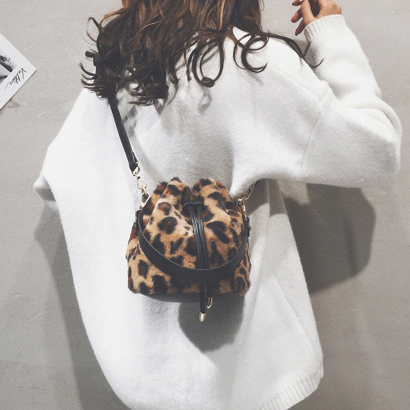 巾着 アニマル柄ファー巾着ショルダーバッグ