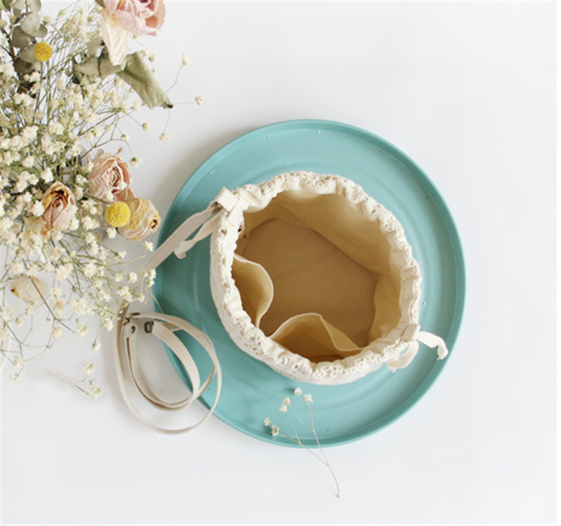 巾着 繊細レース編み巾着ポーチ