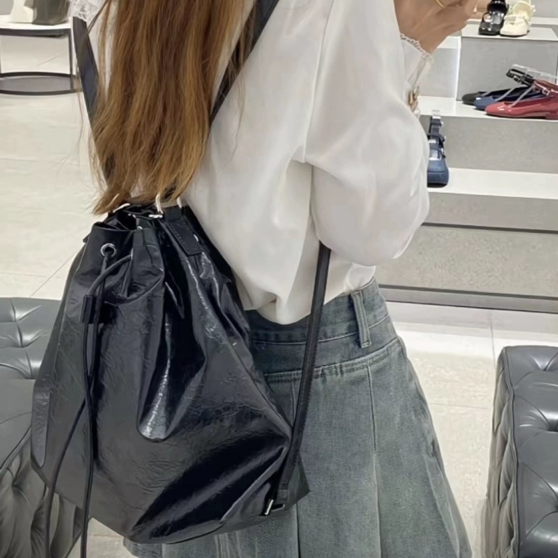 https://fulmo-img-server.com/tsutsumin-bag/4a70cd24-7b86-4067-82e1-ed6079835f43.jpg