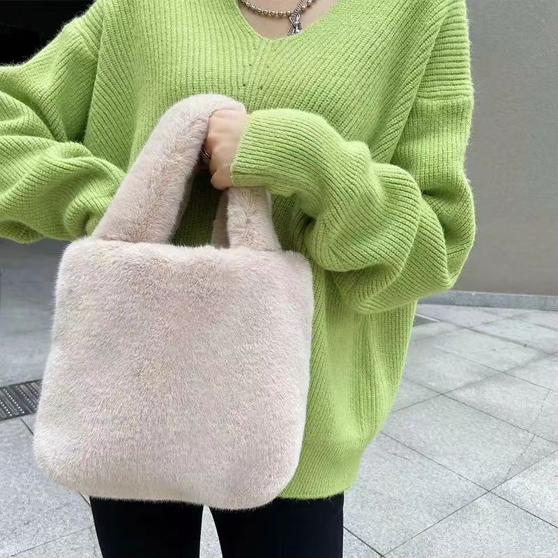 巾着 ふわふわファー素材の巾着トート鞄