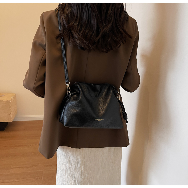 https://fulmo-img-server.com/tsutsumin-bag/4b879e92-5eec-416b-8eb0-0076ebb72b20.jpg
