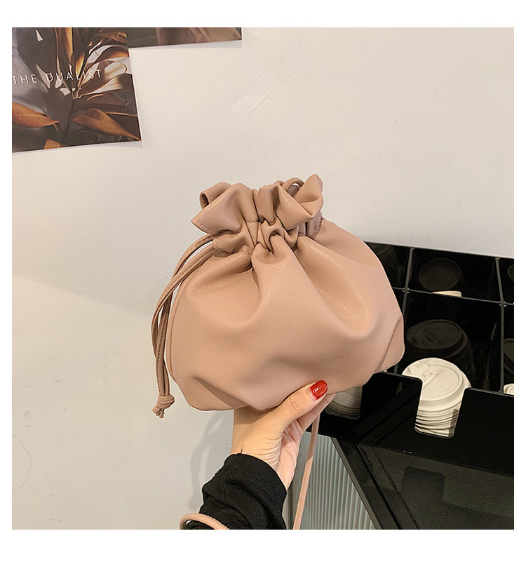 巾着 上質レザー巾着型ミニショルダーバッグ