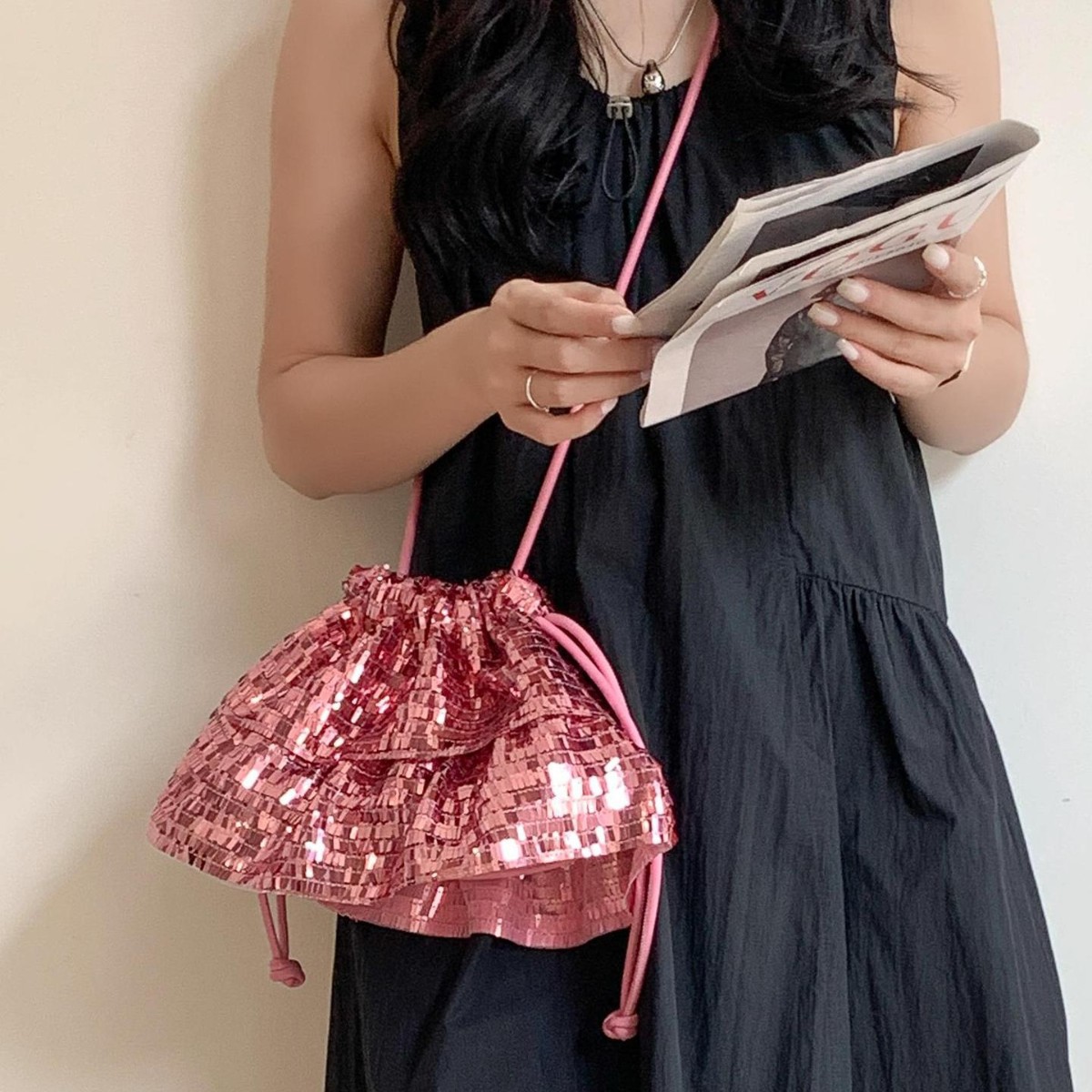 巾着 スパンコール装飾巾着型ショルダー鞄