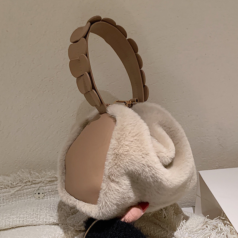 巾着 ふわふわファー素材巾着型ハンドル付きショルダー鞄