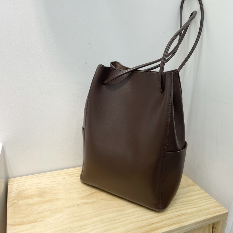 巾着 本革シンプル巾着型ショルダーバッグ
