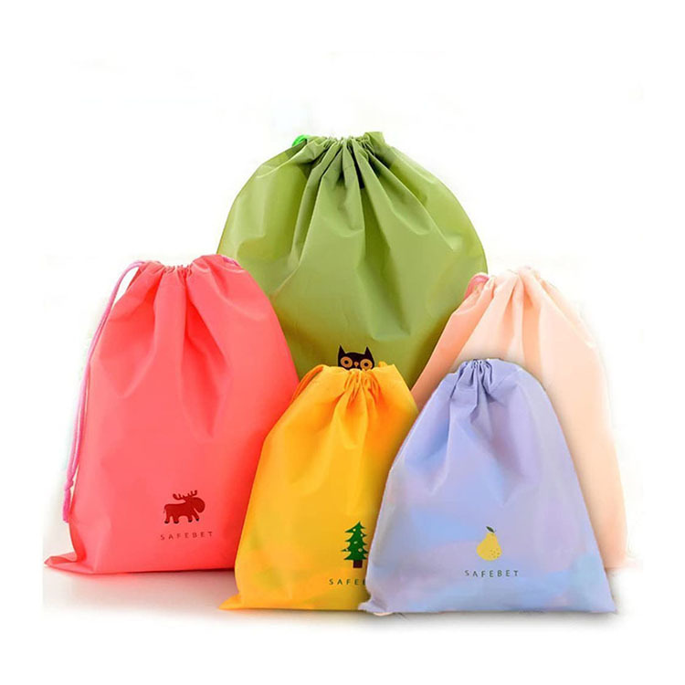 巾着 可愛い動物刺繍入り軽量巾着リュックサック