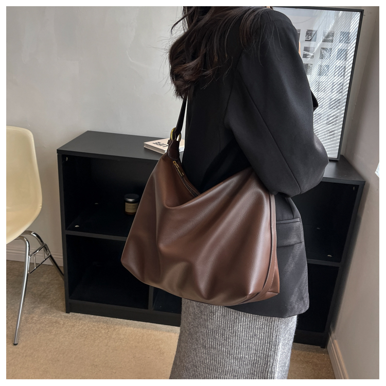 https://fulmo-img-server.com/tsutsumin-bag/5d3beacf-d848-4781-af06-ce64a0c0b740.jpg