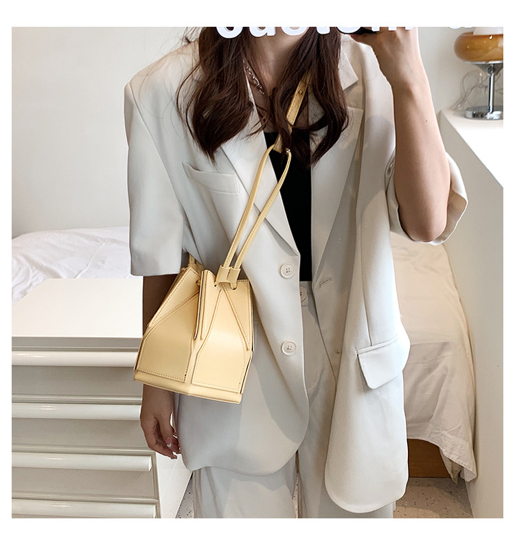 https://fulmo-img-server.com/tsutsumin-bag/6576d56f-cf86-49f3-94f2-28464740a9e1.jpg