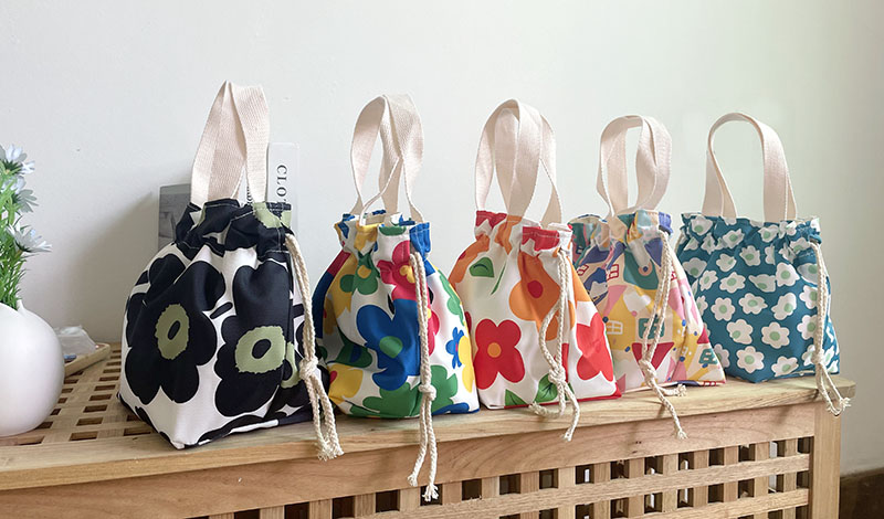 巾着 大きな花柄プリント巾着トートバッグ