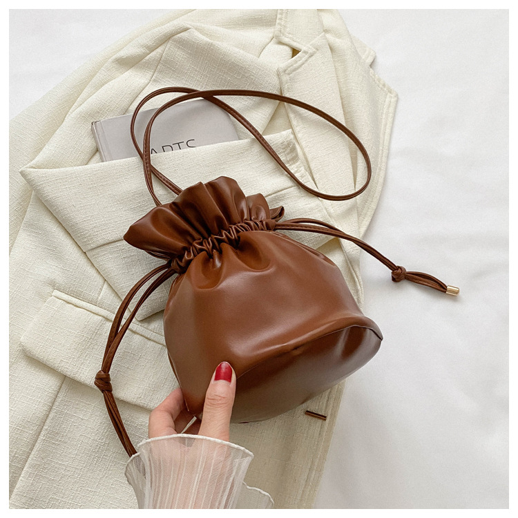 https://fulmo-img-server.com/tsutsumin-bag/6dc04f50-a455-4078-9bbc-609d16e72cf8.jpg