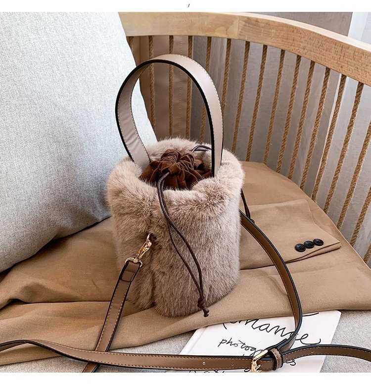 https://fulmo-img-server.com/tsutsumin-bag/6f5bef9f-99b6-482a-bc75-73c9c38d58d4.jpg