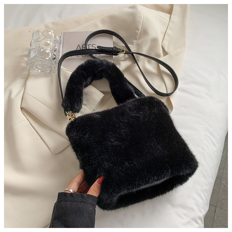 https://fulmo-img-server.com/tsutsumin-bag/6fa59cce-3faa-412b-ad99-dec85a888d58.jpg