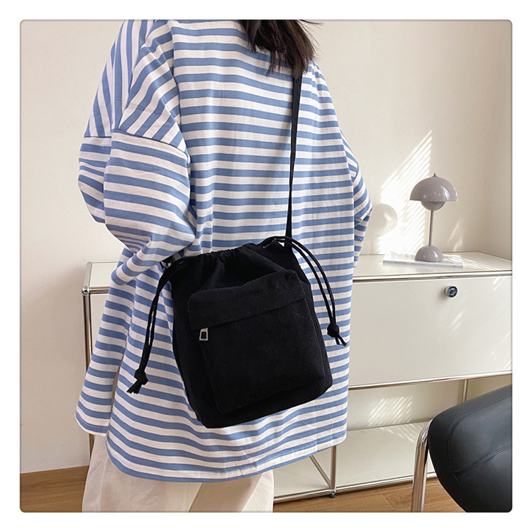 https://fulmo-img-server.com/tsutsumin-bag/6fcb1692-f454-4703-bf2c-3b9125673aa1.jpg