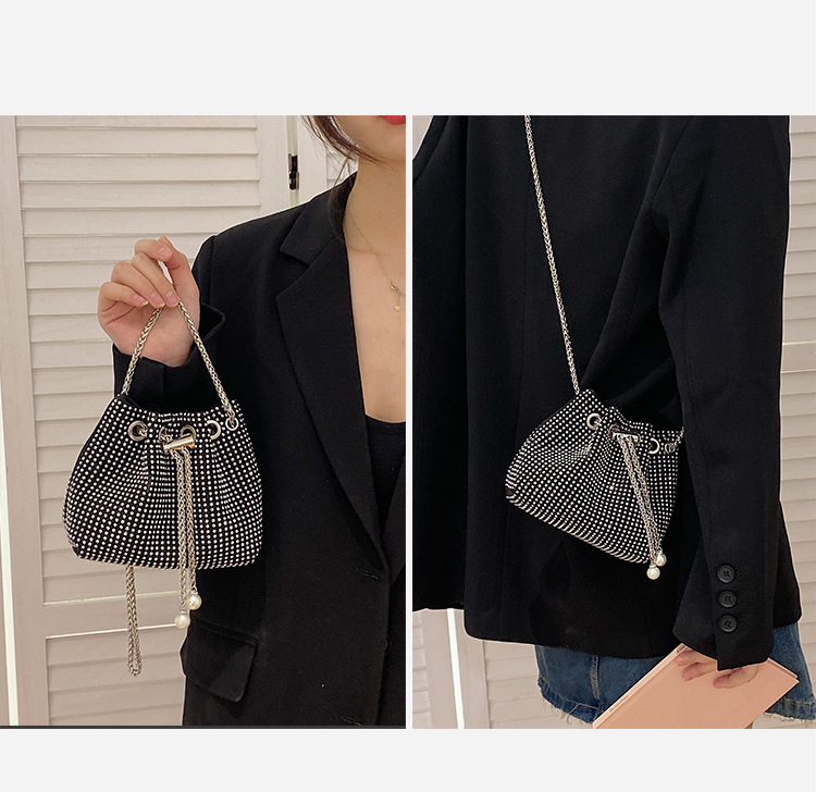 巾着 輝きスタッズ装飾巾着型ショルダーバッグ