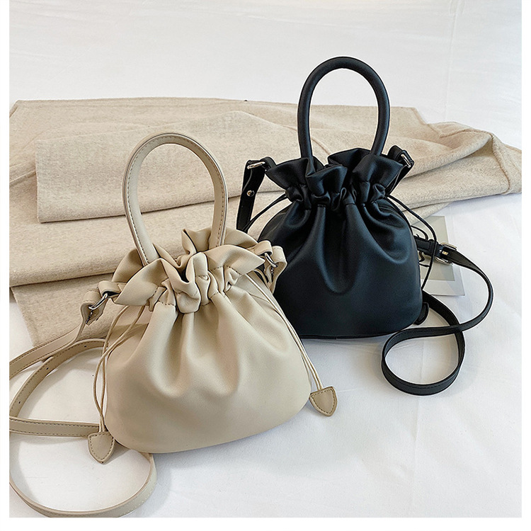 https://fulmo-img-server.com/tsutsumin-bag/786a34be-67b7-43a3-86bd-26d9d35be1f3.jpg