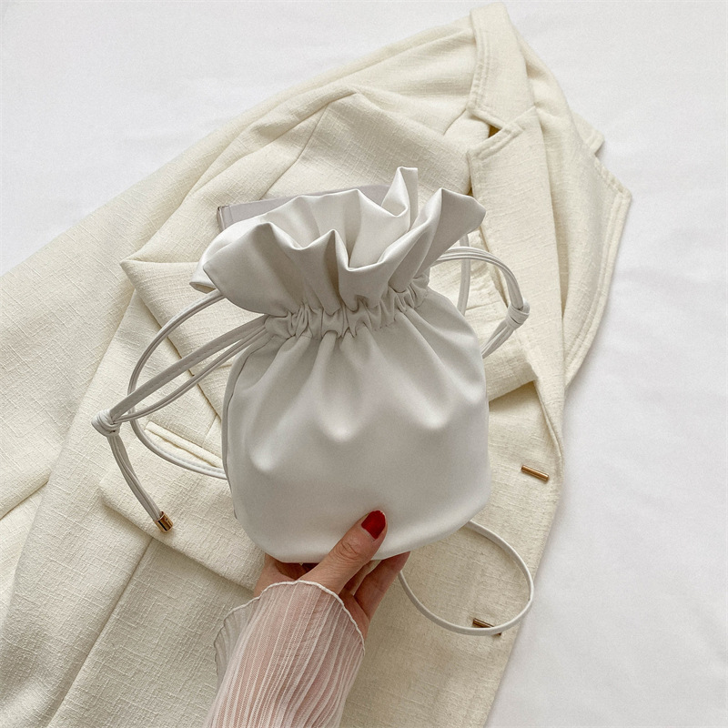 https://fulmo-img-server.com/tsutsumin-bag/7ca39e48-3ba8-453c-b4bb-8e96ebe11fe8.jpg