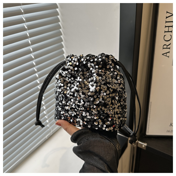 https://fulmo-img-server.com/tsutsumin-bag/7e7dc866-5ae1-47ec-b3ba-628d75498075.jpg
