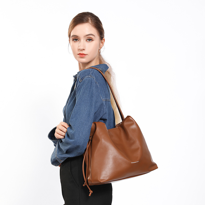 https://fulmo-img-server.com/tsutsumin-bag/86c587b6-43fc-45e7-9557-0a4c3e6076b3.jpg