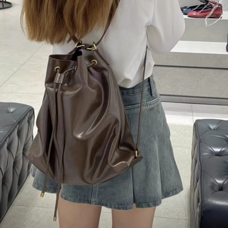 https://fulmo-img-server.com/tsutsumin-bag/87898a11-2245-4617-9f66-99128e6f93a0.jpg