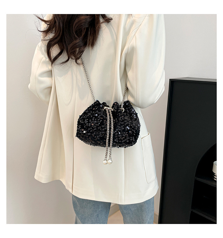 巾着 スパンコール装飾巾着型チェーンショルダーバッグ