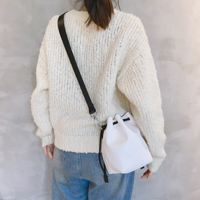 巾着 上質レザー巾着型ショルダートートかばん