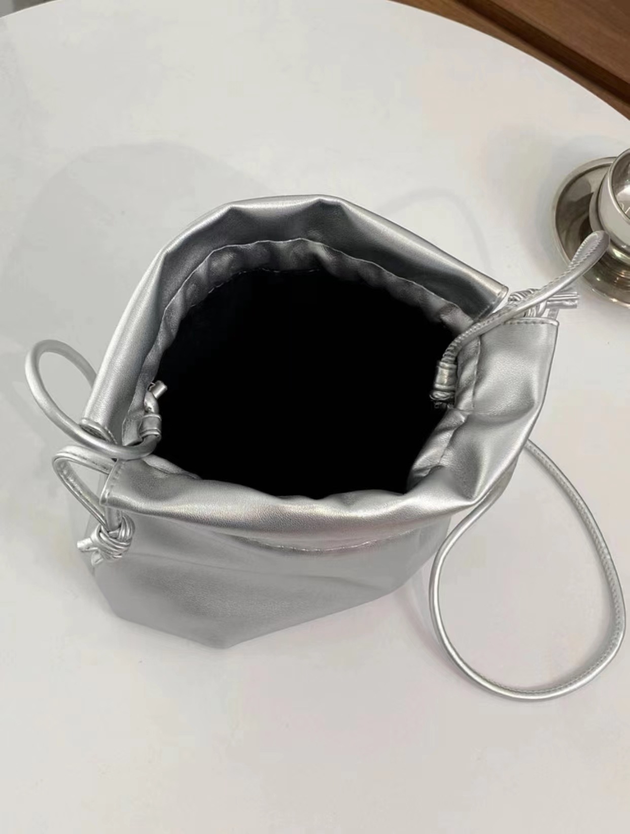 https://fulmo-img-server.com/tsutsumin-bag/898448f5-cfe1-435e-a365-69c3aede041d.jpg