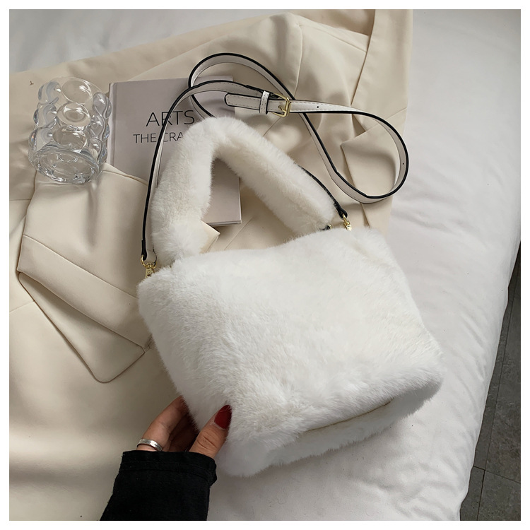 https://fulmo-img-server.com/tsutsumin-bag/8a1f3b83-afa3-448b-9c16-d36f86b793c6.jpg
