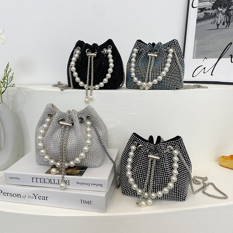 巾着 パール飾り付きラインストーン巾着ショルダー鞄