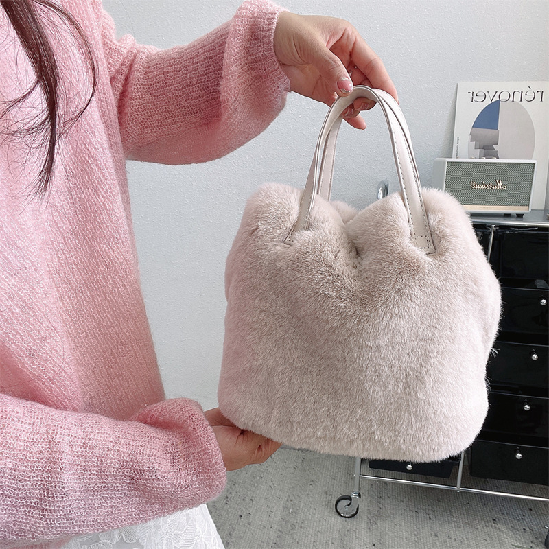 巾着 ふわふわファー巾着トートかばん