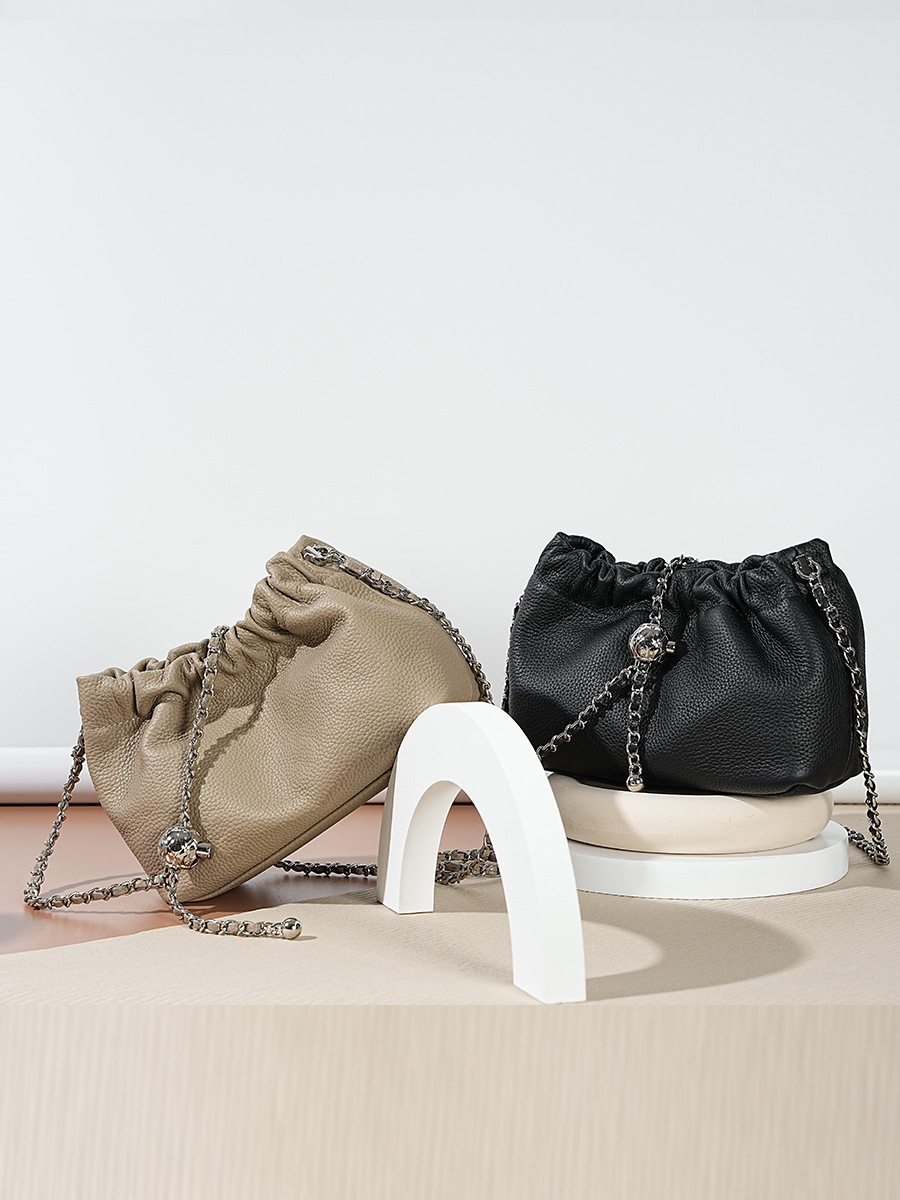 巾着 本革巾着型チェーンショルダー鞄