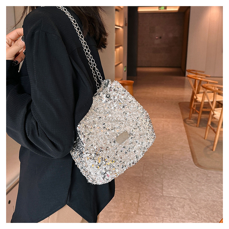 巾着 スパンコール装飾巾着型鎖肩掛け鞄