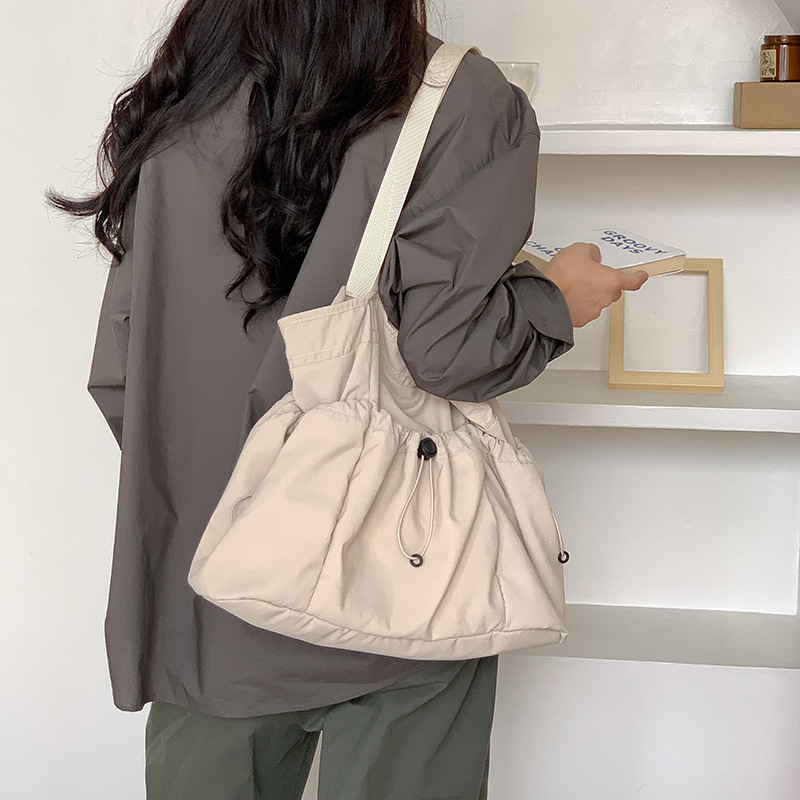 https://fulmo-img-server.com/tsutsumin-bag/8fcf2183-8c50-4f5a-90b3-0f4c6e556b9d.jpg