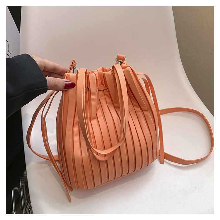 https://fulmo-img-server.com/tsutsumin-bag/92f18ee7-e1af-4515-bb1d-291b0f444d66.jpg