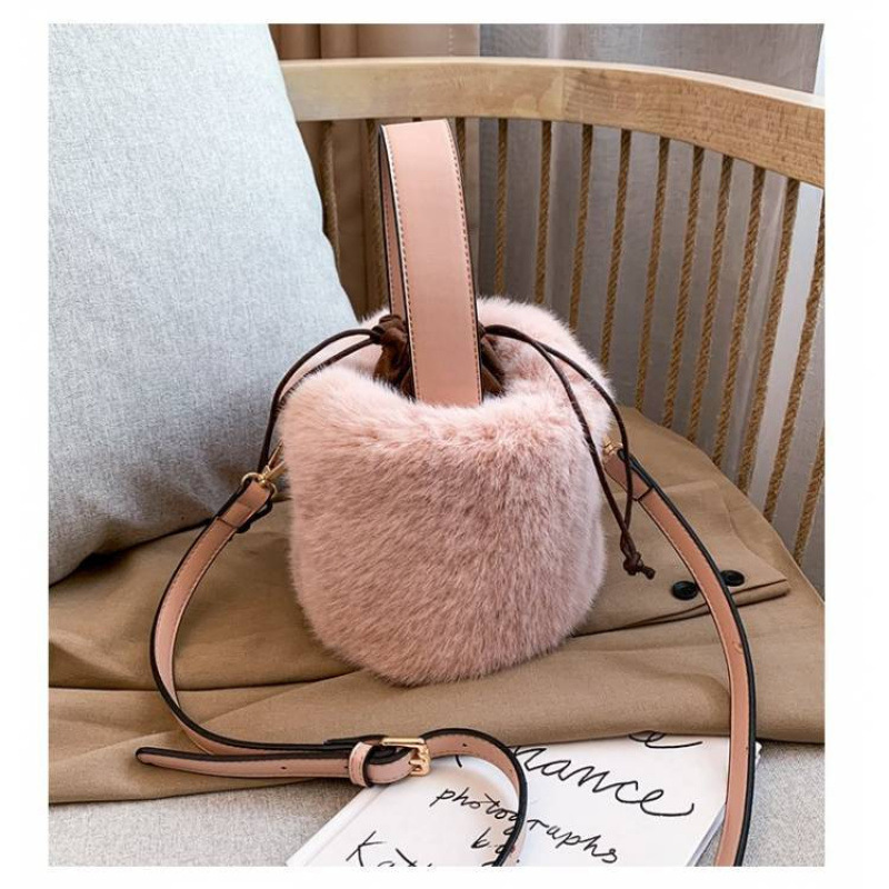 https://fulmo-img-server.com/tsutsumin-bag/954955fc-1064-41a0-ad98-48b6cdeb81ea.jpg