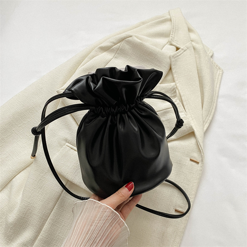 https://fulmo-img-server.com/tsutsumin-bag/97e10f1d-f996-45e0-ba79-3bf035084648.jpg