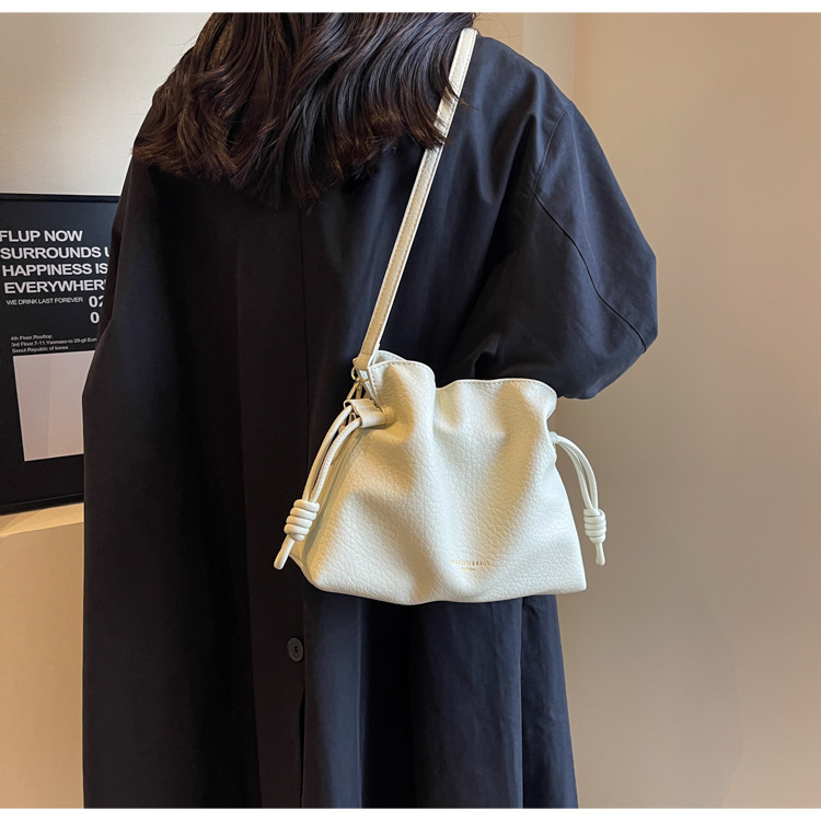 https://fulmo-img-server.com/tsutsumin-bag/9ac33473-2015-4184-9ee8-382e5c4d3403.jpg