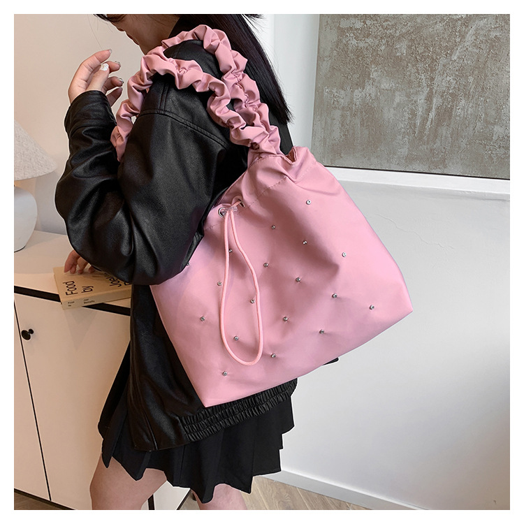 巾着 フリル持ち手スタッズ付き巾着ショルダー鞄