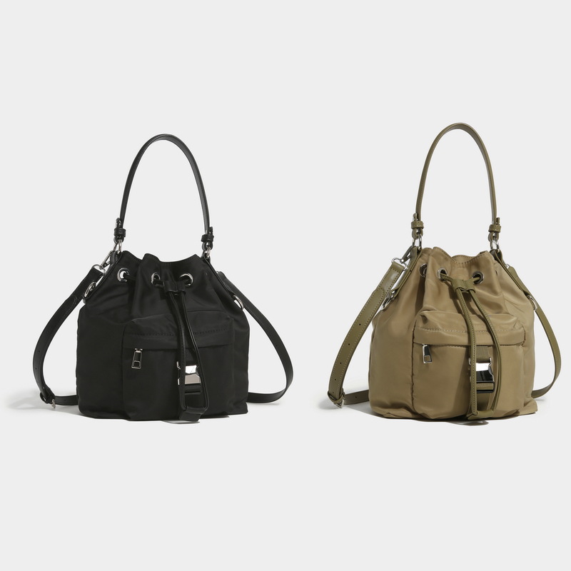 巾着 多機能ポケット付き巾着ショルダーバッグ