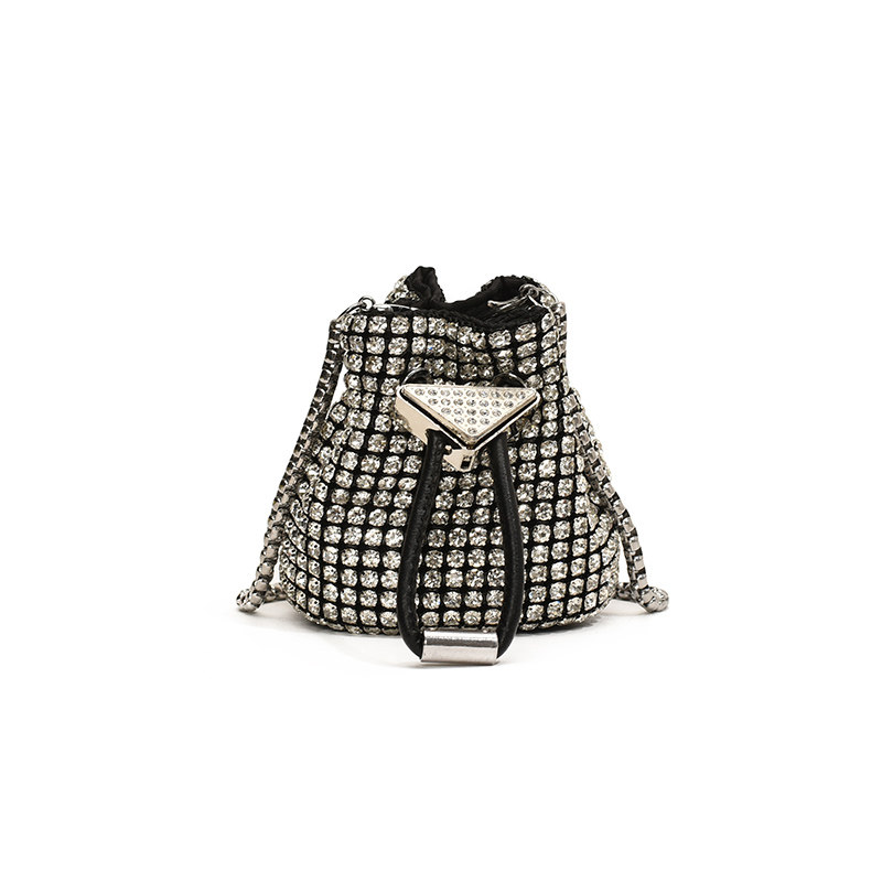 巾着 煌めきラインストーン装飾巾着ポーチ