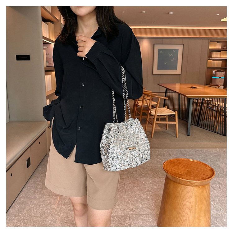 巾着 スパンコール装飾巾着型鎖肩掛け鞄