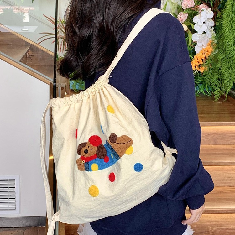 巾着 可愛いくま刺繍入り巾着リュックサック