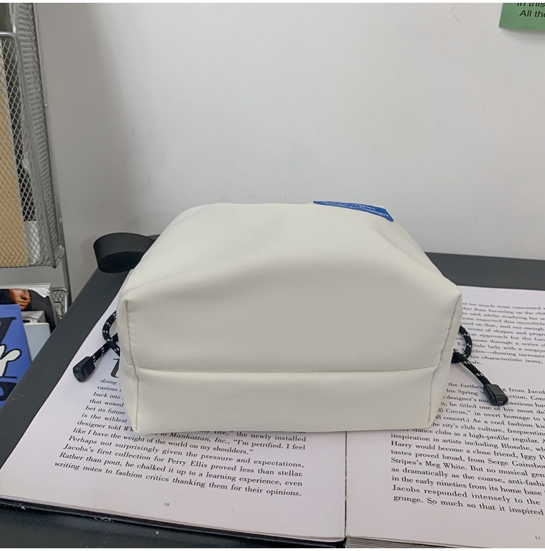 https://fulmo-img-server.com/tsutsumin-bag/a6a82cac-effb-417a-a80b-015b014cf36f.jpg