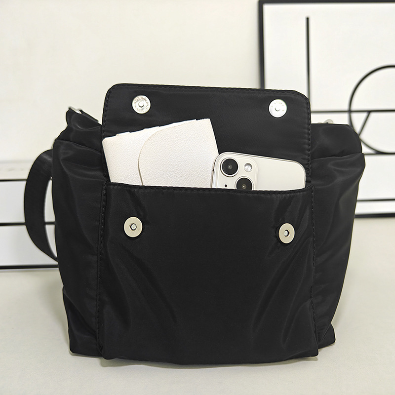 巾着 多機能フラップポケット付き巾着ショルダーバッグ