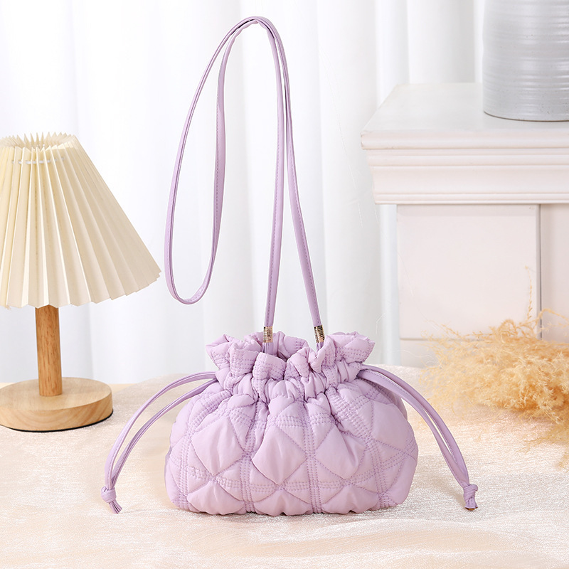 巾着 キルティング風立体編み込み巾着ショルダー鞄