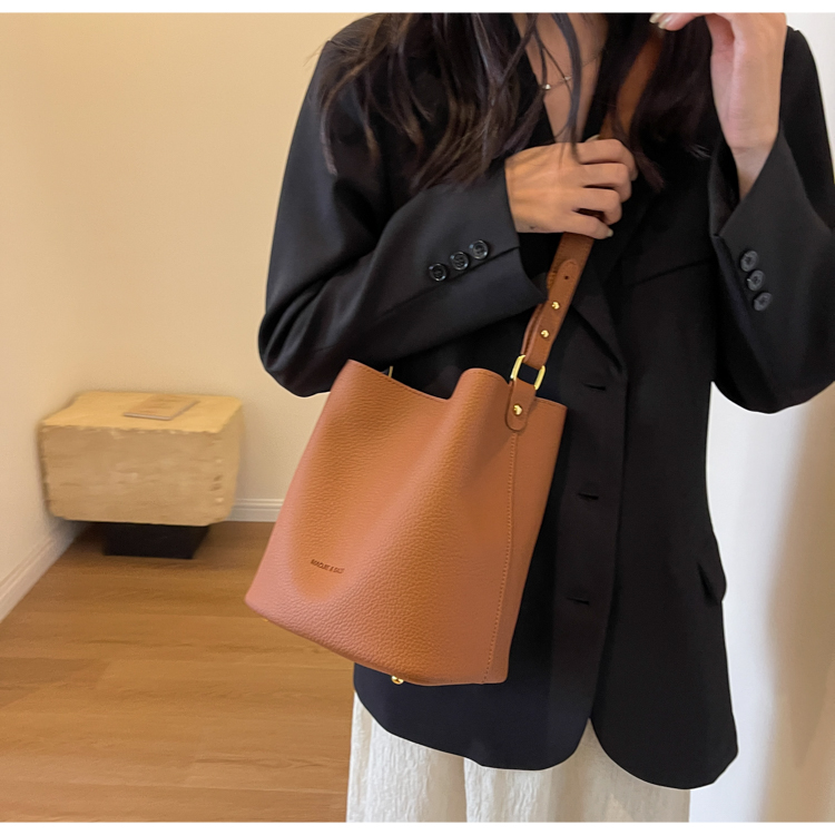 https://fulmo-img-server.com/tsutsumin-bag/b0ff64db-d845-4623-8e7c-5c92062b2594.jpg